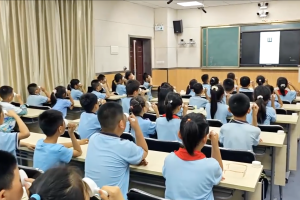 教育部明确“健康第一”｜启明同学校园AI近视防控系统，助力中小学筑牢视力防线