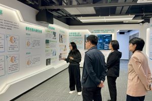 西安市人大及侨联领导视察，启明同学校园AI近视防控获高度认可