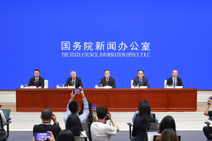  国新办定调”健康第一”：近视防控三大信号与学校落地路径